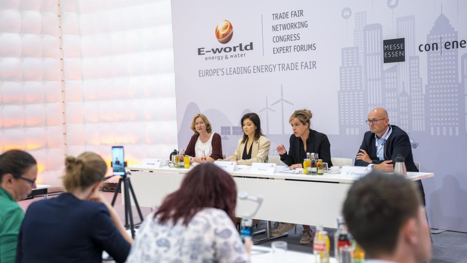 Pressekonferenz E-world mit Ministerin Neubaur
