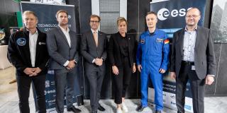 ESA-Astronaut Dr. Matthias Maurer und Wirtschaftsministerin Mona Neubaur besuchen Mini-Raumfahrt-Messe im Wirtschaftsministerium NRW